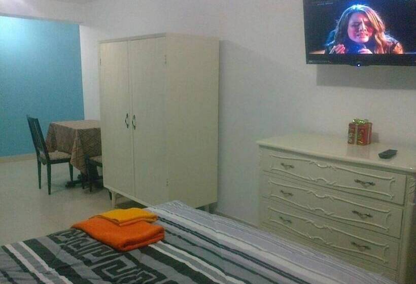 سوییت, Strenua   Las Quintanas