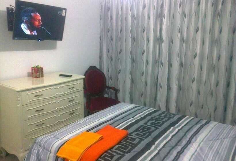 سوییت, Strenua   Las Quintanas