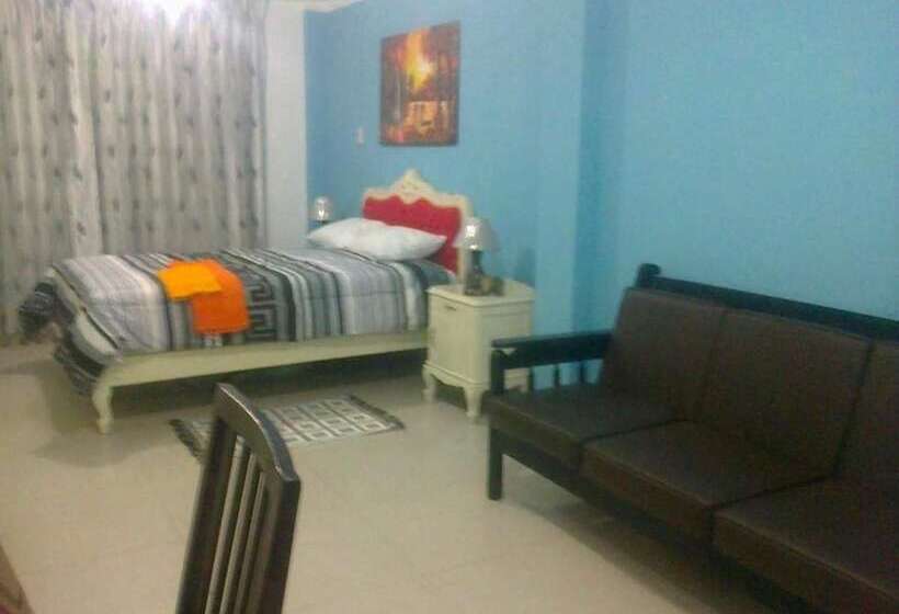 سوییت, Strenua   Las Quintanas