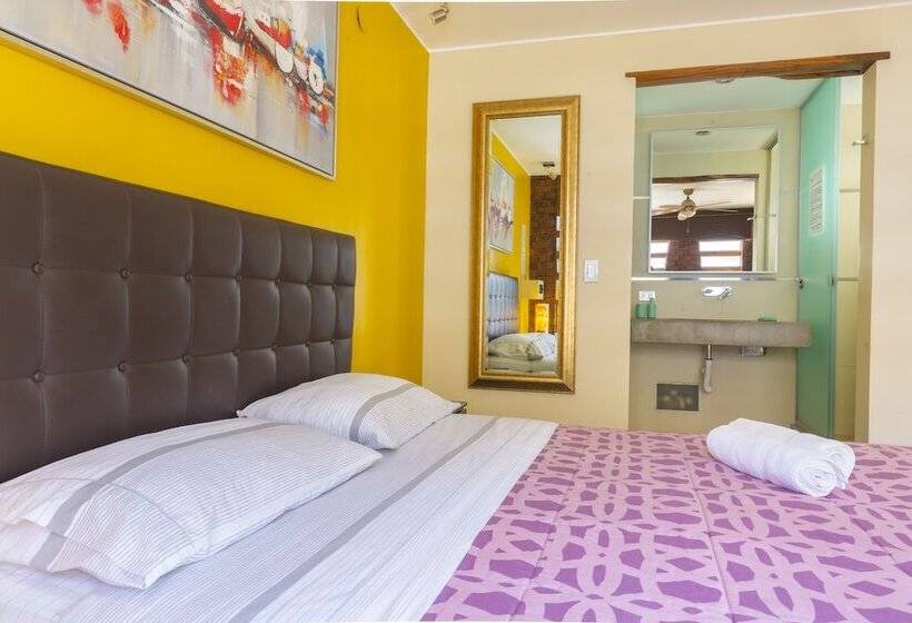 اتاق استاندارد, Banana S Adventure Hostel