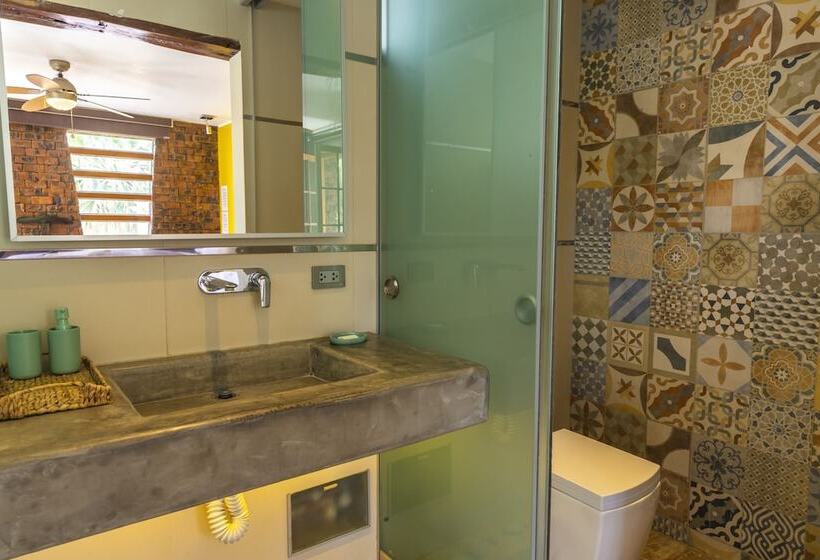 اتاق استاندارد, Banana S Adventure Hostel