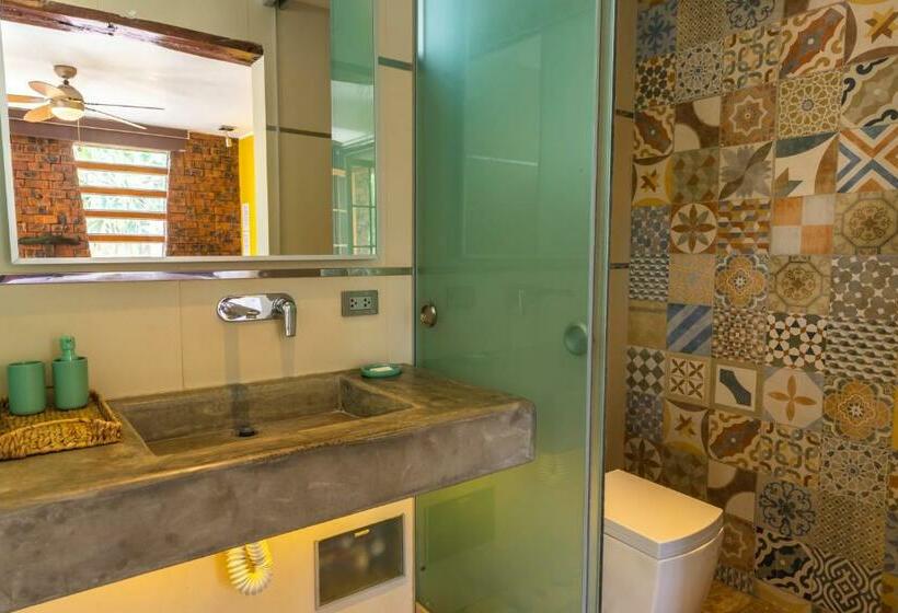اتاق استاندارد, Banana S Adventure Hostel
