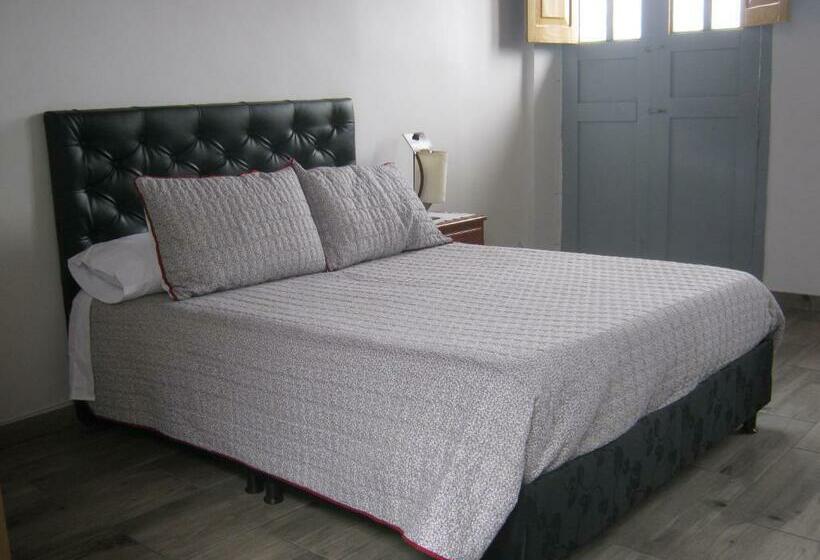 اتاق استاندارد, Angie`s House