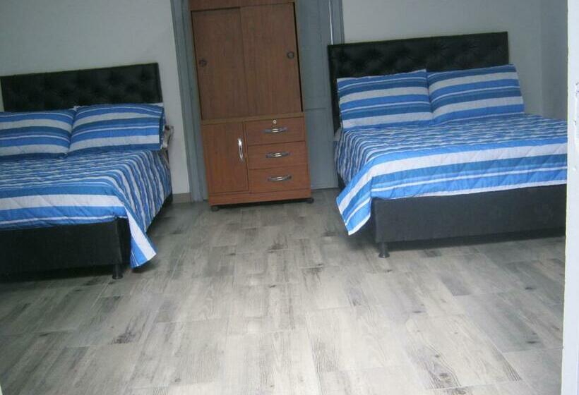 اتاق استاندارد, Angie`s House