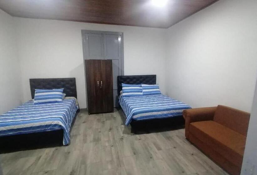 اتاق استاندارد, Angie`s House