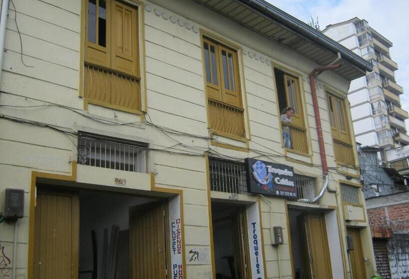 اتاق استاندارد, Angie`s House