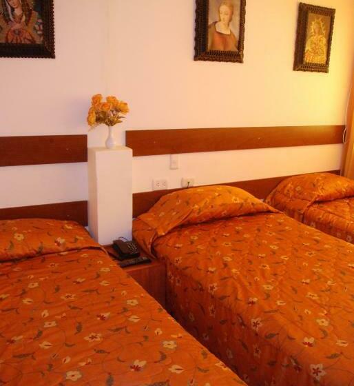 스탠다드 트리플 룸, Hostal El Auqui