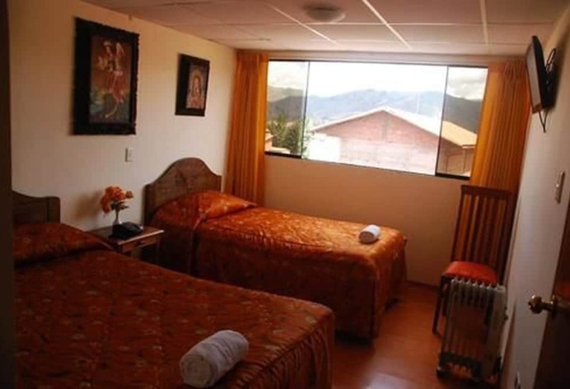 スタンダードトリプルルーム, Hostal El Auqui