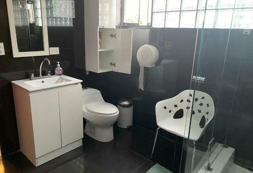 اتاق لوکس با بالکن, Ica Adventures Ii