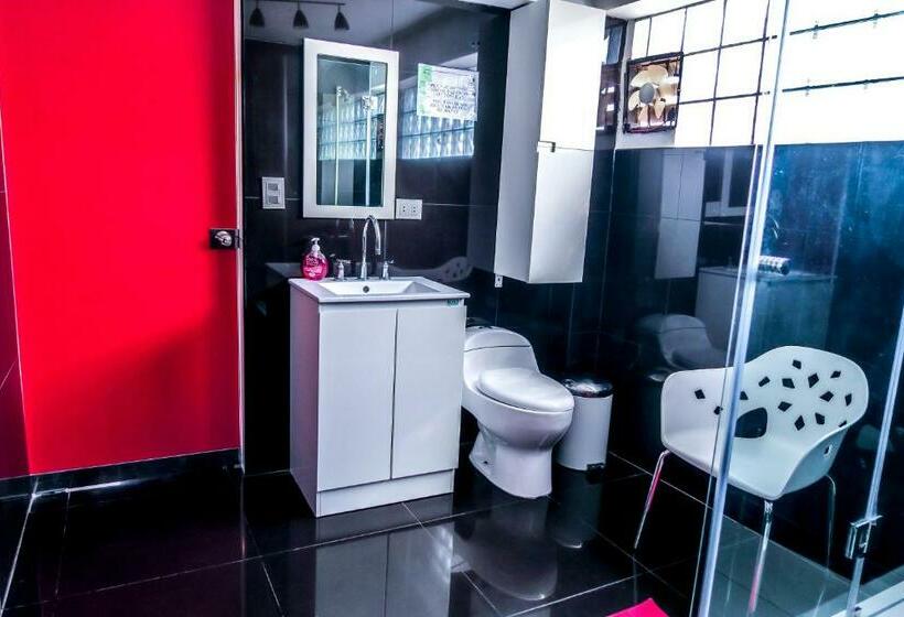 اتاق لوکس با بالکن, Ica Adventures Ii