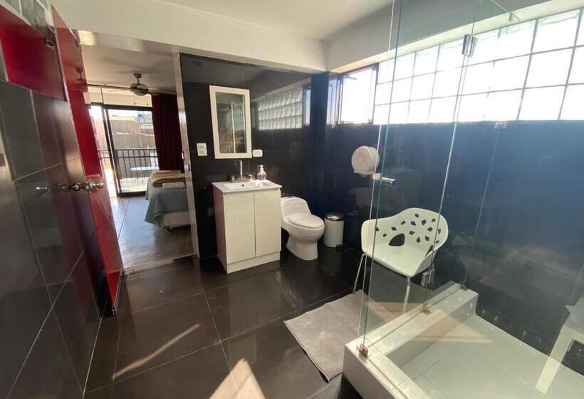 اتاق لوکس با بالکن, Ica Adventures Ii