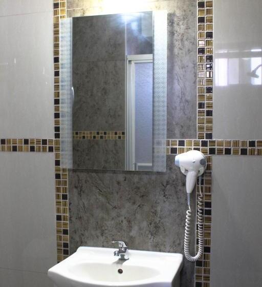 غرفة قياسية ثلاثية, Platinium