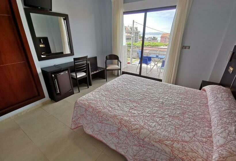 اتاق استاندارد با چشمانداز دریا, A Bota