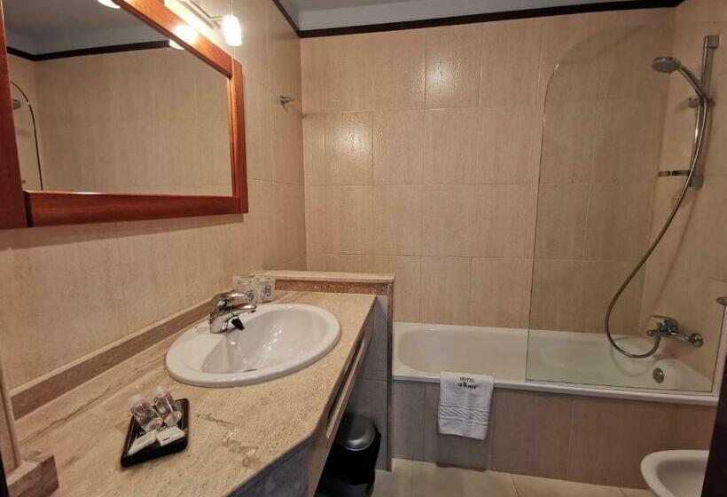 اتاق استاندارد, A Bota