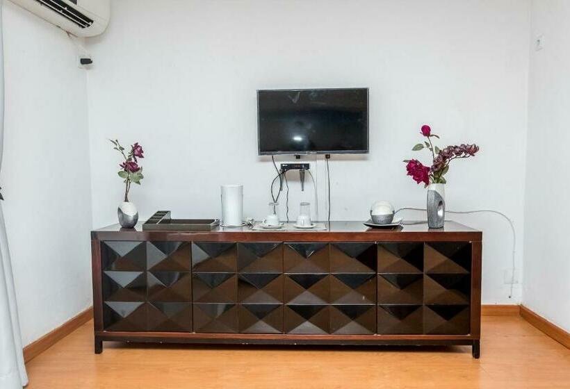 标准单人间, Atlantis 2