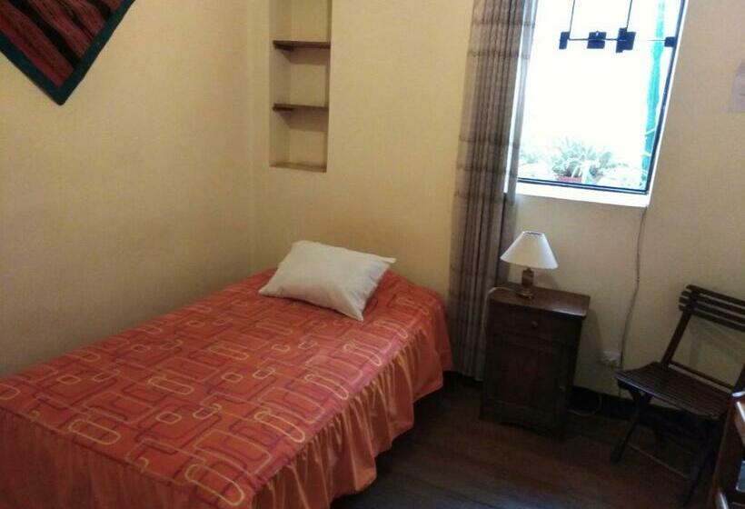 غرفة إقتصادية فردية, El Tuco