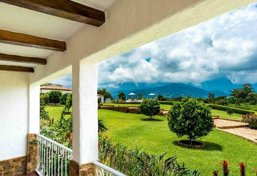 اتاق پریمیوم چهارنفره, Estrella Del Monte