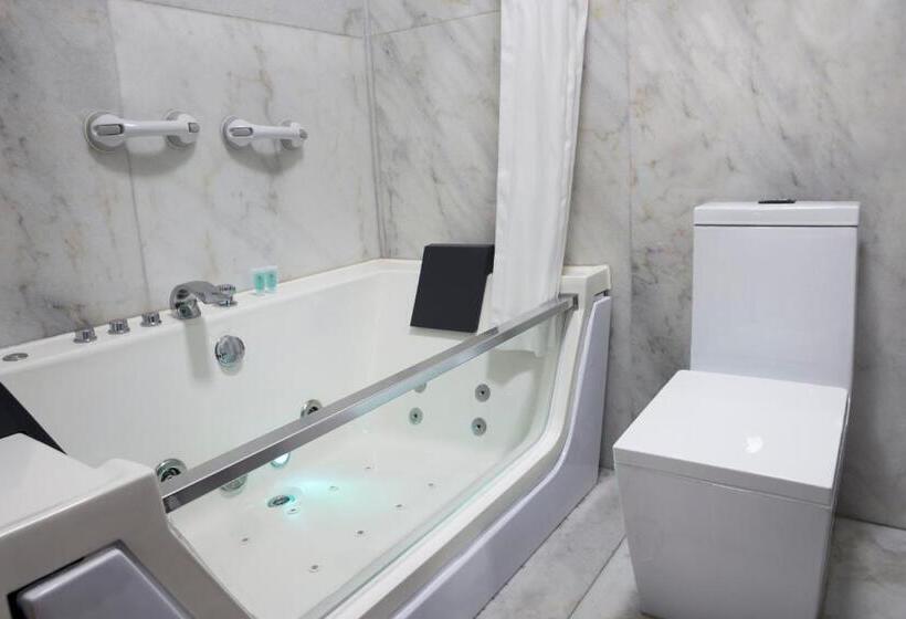 Номер Стандарт Трехместный, Luxury Inkari