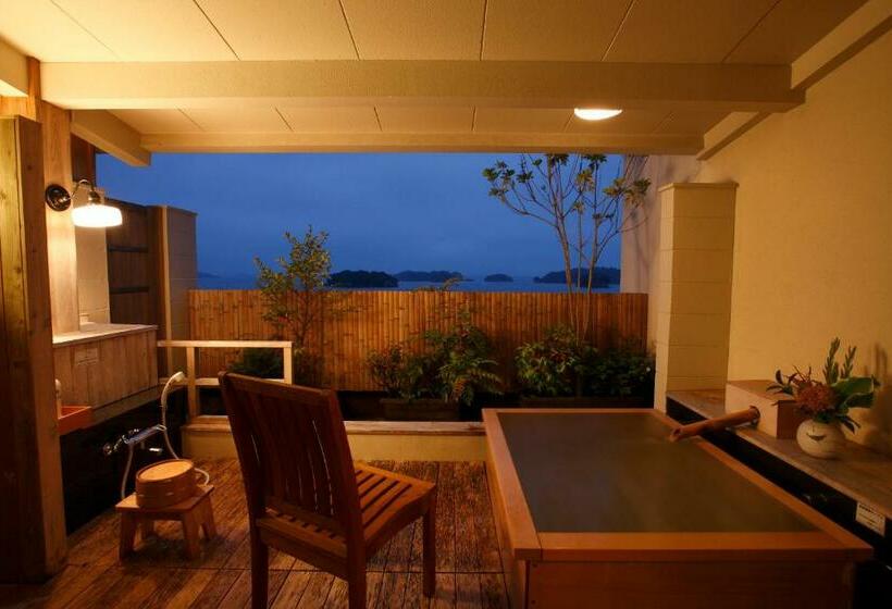 חדר סטנדרט, Ubudo