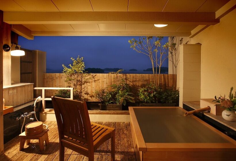 חדר סטנדרט, Ubudo