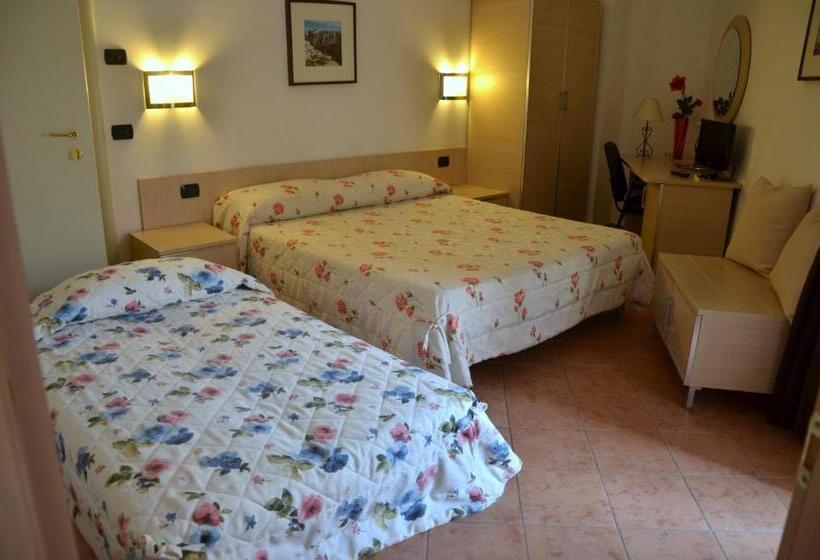 חדר סטנדרט לשלושה, B&b Le Quattro Fontane