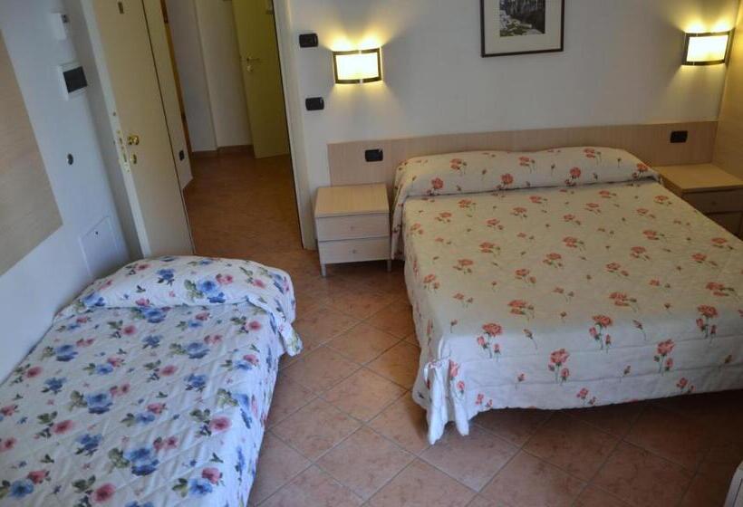 חדר סטנדרט לשלושה, B&b Le Quattro Fontane