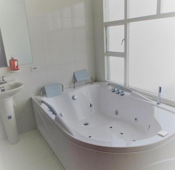 豪华房间, Estación Sabana