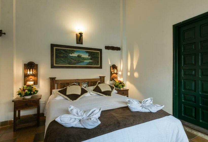 스탠다드 룸, Antonio Nariño