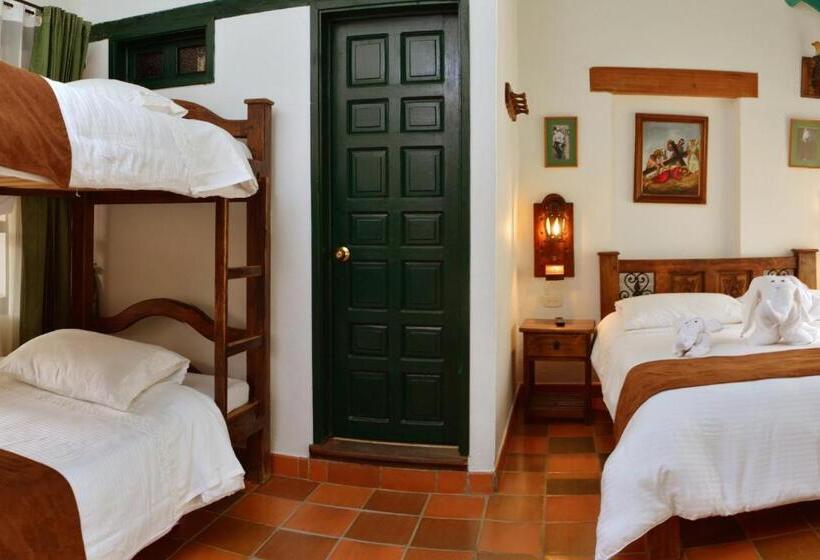 4인용 스탠다드 룸, Antonio Nariño