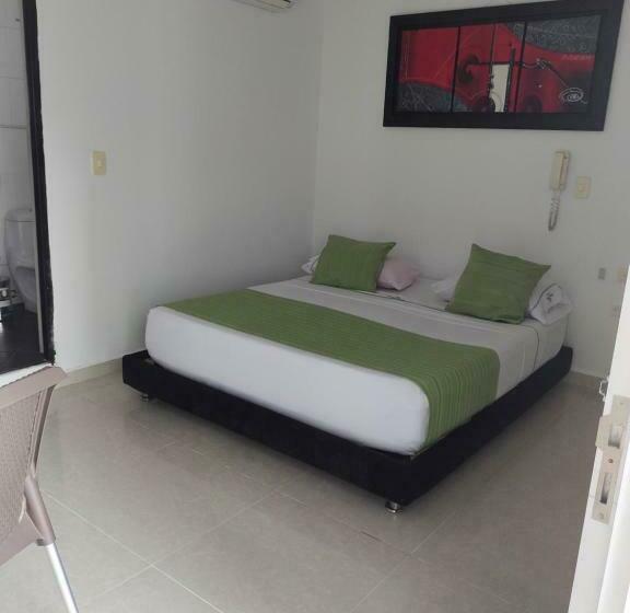 标准单人间, Confort Plaza