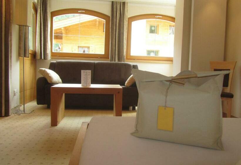 سوییت جونیور, Des Alpes