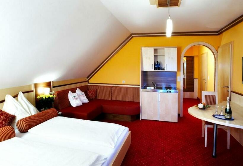 شقة غرفتين نوم مزودة بشُرفة, Garni Thermenglück