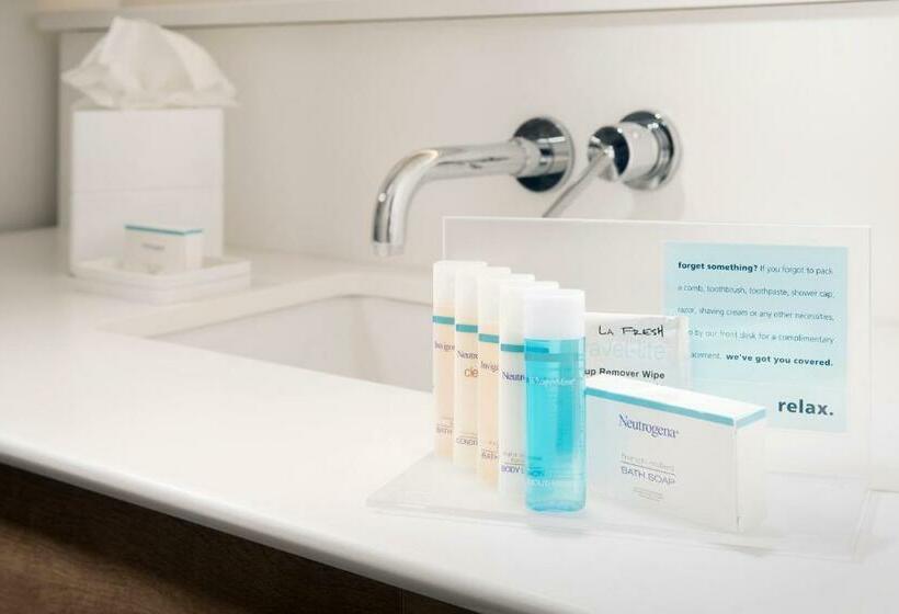 Deluxe Suite King Bed, Hampton Inn By Hilton Wilmington Downtown