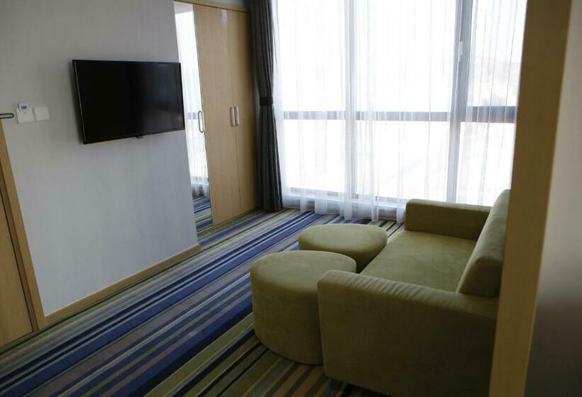 高级大房间, Holiday Inn Express Yingkou Onelong Plaza, An Ihg