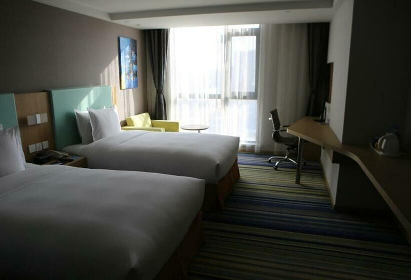 标准间, Holiday Inn Express Yingkou Onelong Plaza, An Ihg