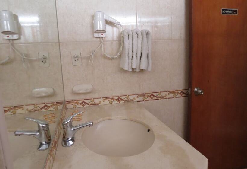 Háromágyas Standard Szoba, Miraflores Inn