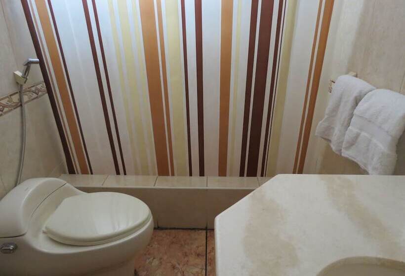 Háromágyas Standard Szoba, Miraflores Inn