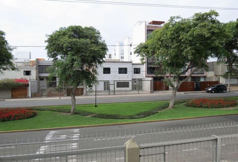 Háromágyas Standard Szoba, Miraflores Inn