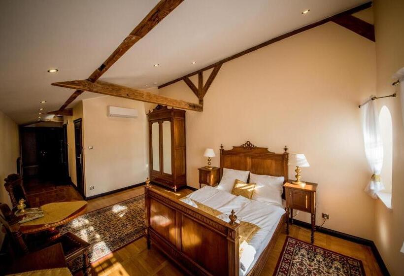 Номер Комфорт, Pałac Kłanino