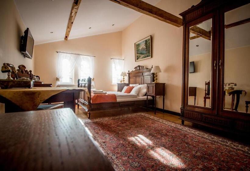 Номер Комфорт, Pałac Kłanino