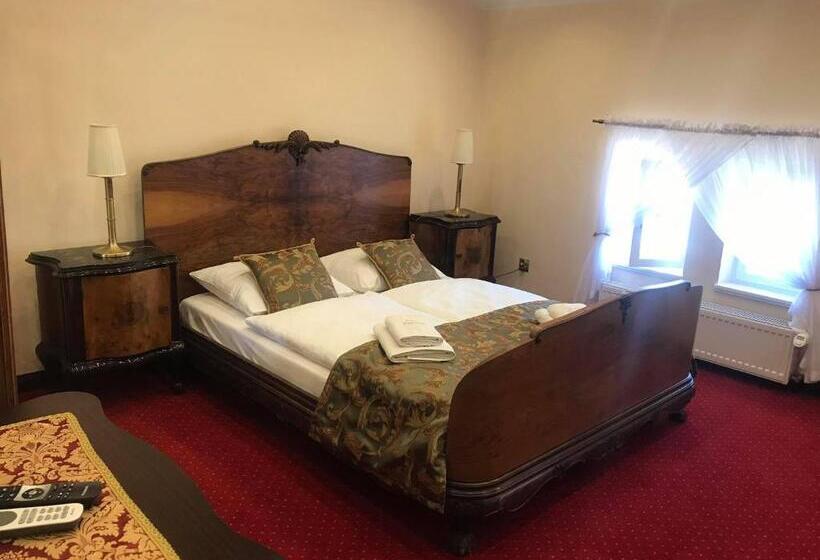 Номер Комфорт, Pałac Kłanino