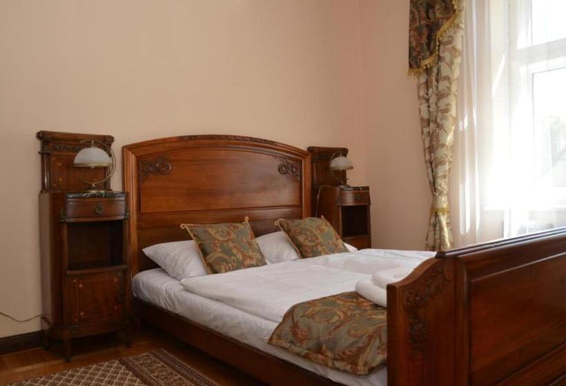 Трехместный Номер Классика, Pałac Kłanino