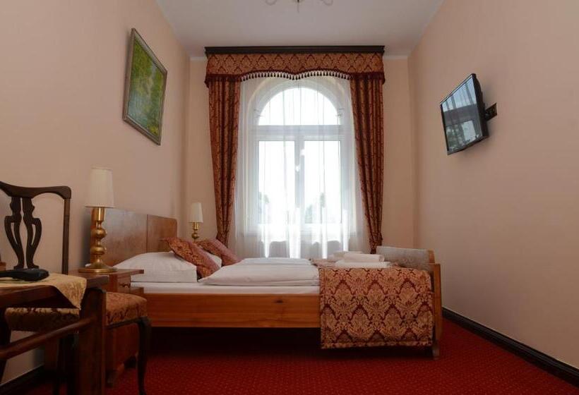 Номер Стандарт, Pałac Kłanino