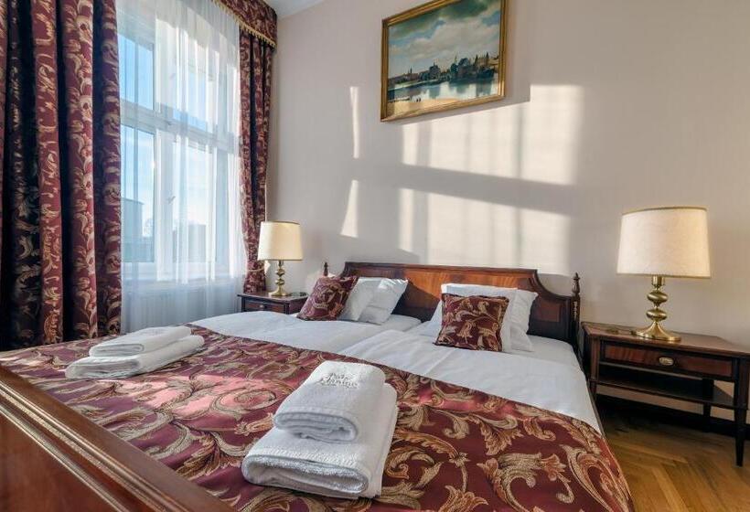 Номер Deluxe, Pałac Kłanino