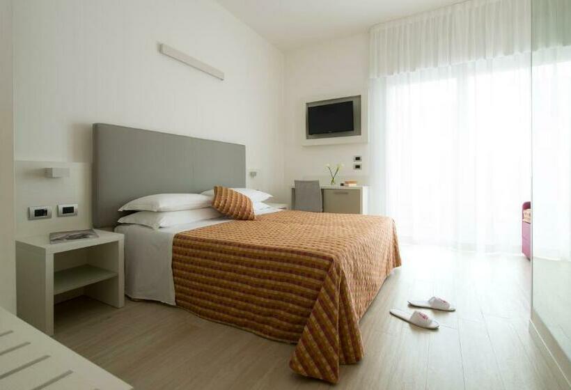 デラックストリプルルーム, Pillon