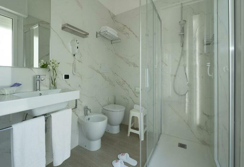 デラックスルーム, Pillon