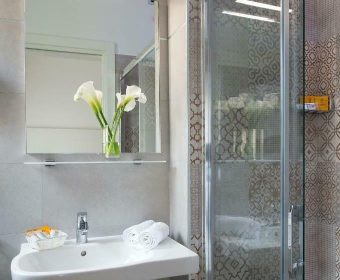 デラックストリプルルーム, Pillon