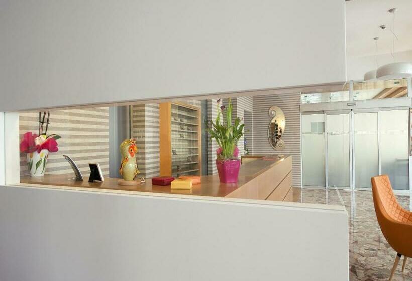 バルコニー付きシングルスタンダードルーム, Pillon