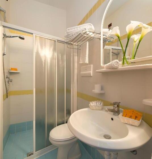 スタンダードトリプルルーム, Pillon