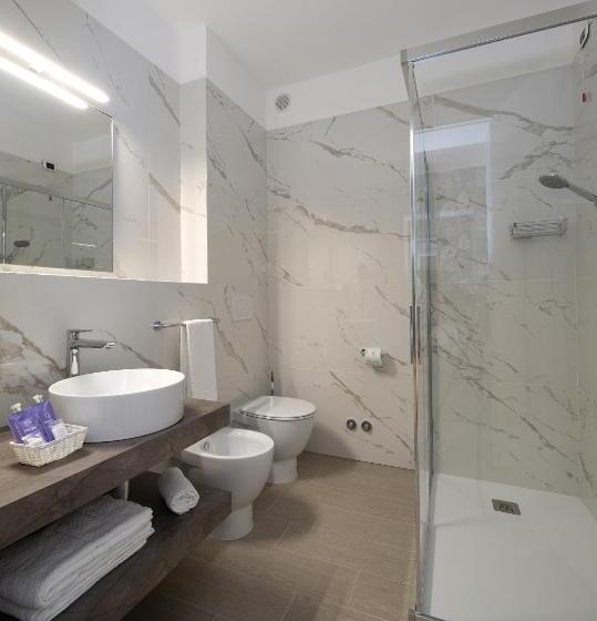 バルコニー付きデラックスルーム, Pillon